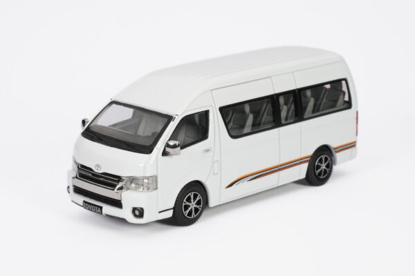 TOYOTA HIACE H200-WHITE