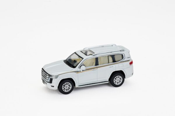 TOYOTA LAND CRUISER LC300-WHITE