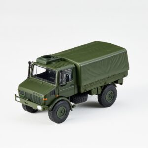 U1300L TRUCK